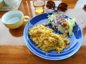 ドライカレーで昼食「旨い」