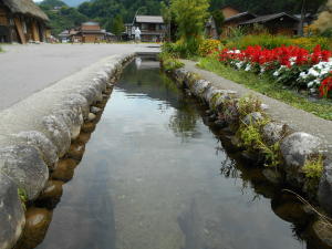 合掌村の水路