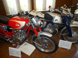 ドウカテイマッハ１とホンダＣＢ９２