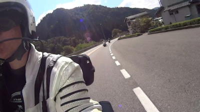 Ｒ１５３の根羽村付近を走る