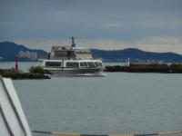 遊覧船が帰港した