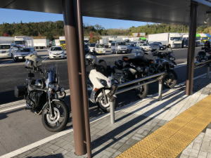 岡崎ＳＡに集まったバイク達