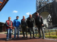 水車をバックにパチリ