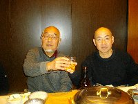 旧車談義をするＷの源さんと住職さん