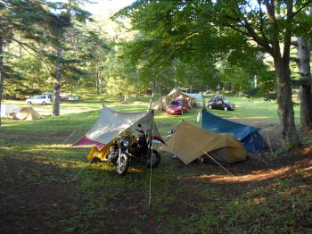 早朝の野営地 早朝の野営地
