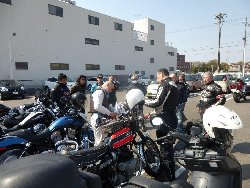 駐車場でルート説明