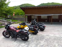 移動した砂利地の駐車場