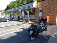 セブンイレブン豊田中金町店へ着