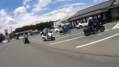 鳳来牛をメインとした肉料理のこんたく長篠に着いた