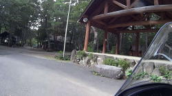 管理棟が見えた