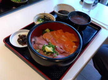 とろろサーモン定食