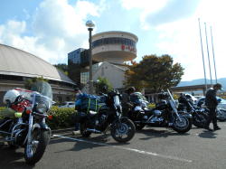 駐車場から見上げる展望風呂