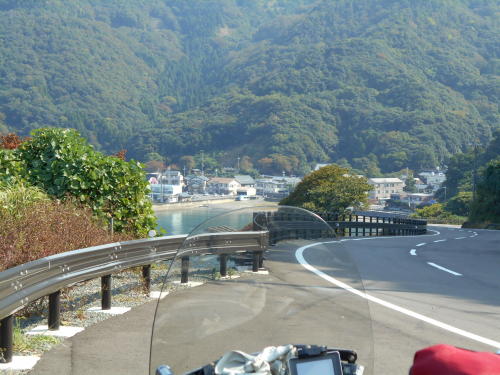 日本海の海岸線を走る