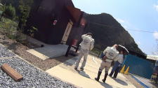 案内して貰ってます