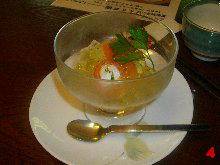 海老とサーモンのジュレ。