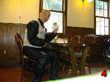 店内は落ち着いた作りです