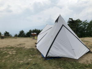 ヴィダリドというメーカーのワンポールテント