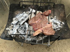 ステーキも焼きます