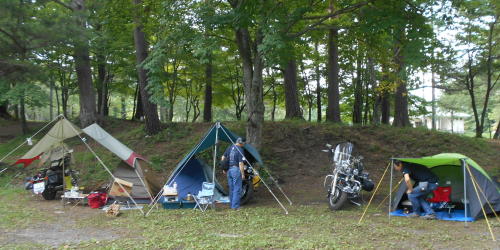 揃ったテント 揃ったテント