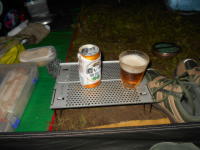 テント前で一人三次会？