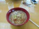 熱いラーメンで昼食