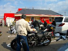 現行車もやって来ます