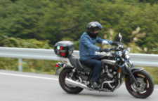 豪快に走るV-MAX