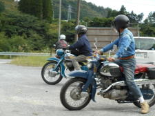 ホンダＣＳ９２とＮＳＵも着