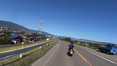 揖斐川西堤防道路を北上する 揖斐川西堤防道路を北上する