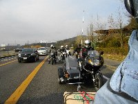 R19で信号待ちの皆さん