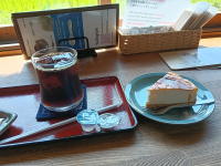 美味しいアイスコーヒーとチーズケーキ