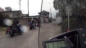 野間の駐車場を出る